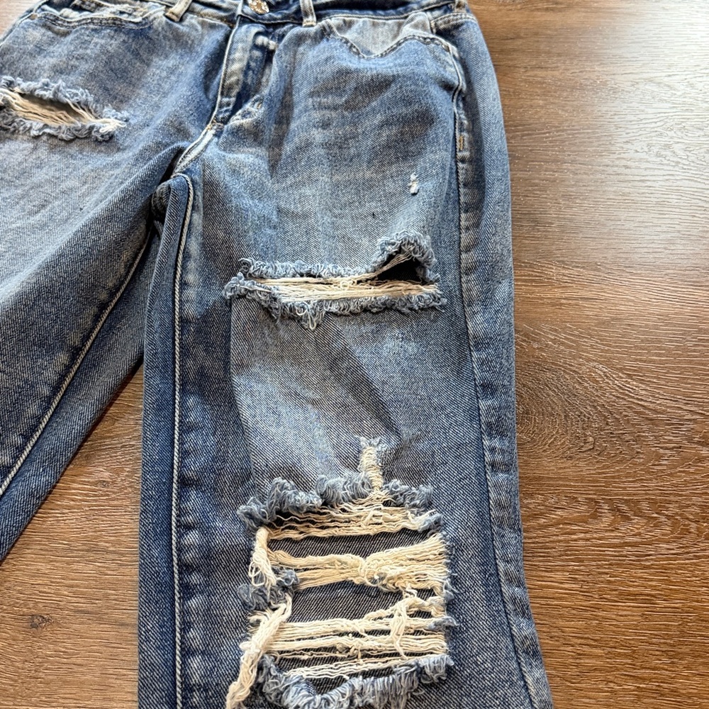 PacSun Relaxed Fit Distressed Mom Jeans - Picture 4 of 8